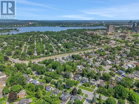 360 Patricia Avenue Ottawa ON K1Z 6W1