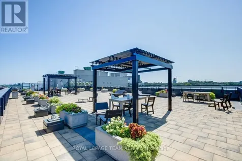 360 Patricia Avenue Ottawa ON K1Z 6W1