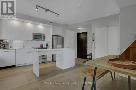 360 Patricia Avenue Ottawa ON K1Z 6W1