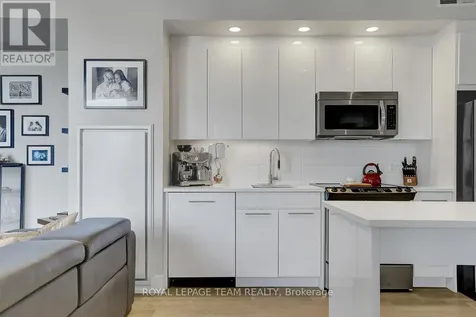 360 Patricia Avenue Ottawa ON K1Z 6W1