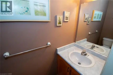 24 Walker Court Grimsby ON L3M 5J5