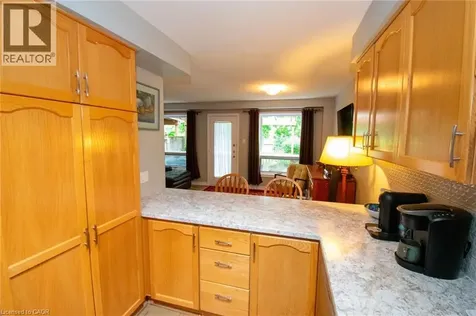 24 Walker Court Grimsby ON L3M 5J5