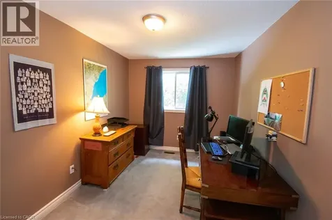 24 Walker Court Grimsby ON L3M 5J5