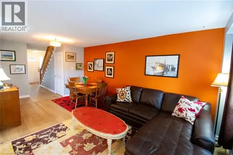 24 Walker Court Grimsby ON L3M 5J5