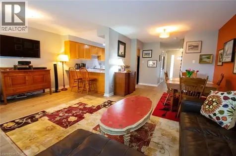24 Walker Court Grimsby ON L3M 5J5