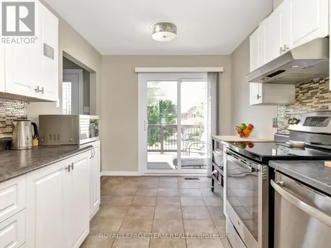 53 Thornbury Crescent Ottawa ON K2G 6C5