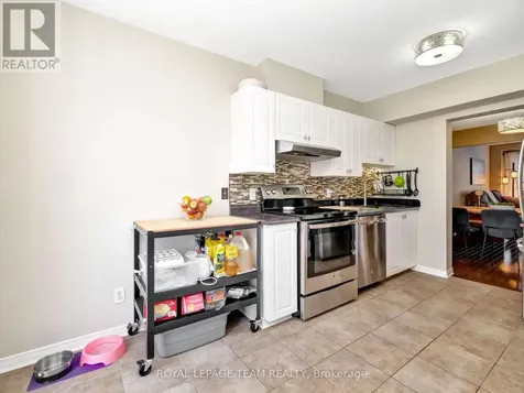 53 Thornbury Crescent Ottawa ON K2G 6C5
