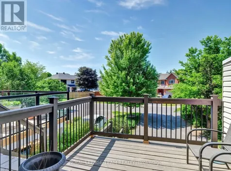 53 Thornbury Crescent Ottawa ON K2G 6C5