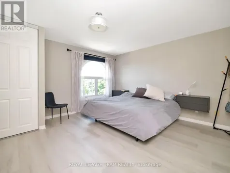 53 Thornbury Crescent Ottawa ON K2G 6C5