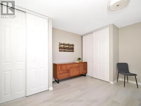 53 Thornbury Crescent Ottawa ON K2G 6C5