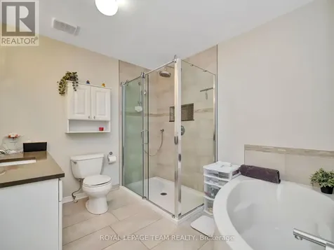 53 Thornbury Crescent Ottawa ON K2G 6C5