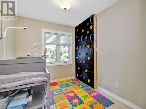 53 Thornbury Crescent Ottawa ON K2G 6C5