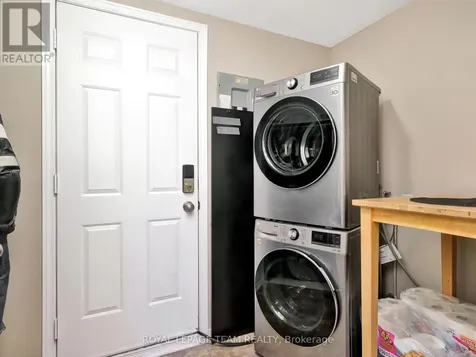 53 Thornbury Crescent Ottawa ON K2G 6C5