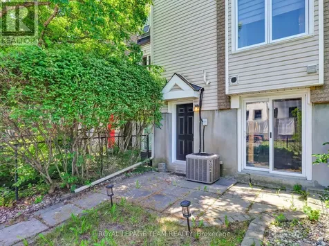 53 Thornbury Crescent Ottawa ON K2G 6C5