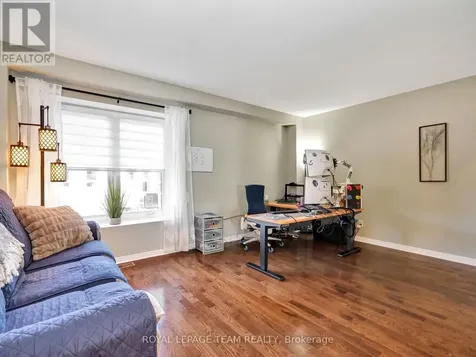 53 Thornbury Crescent Ottawa ON K2G 6C5