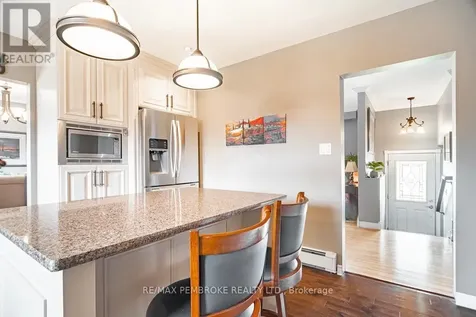 282 Clemow Avenue Pembroke ON K8A 2E4