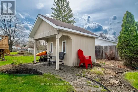 282 Clemow Avenue Pembroke ON K8A 2E4