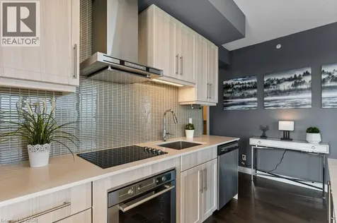 2087 Fairview Street Burlington ON L7R 0E5