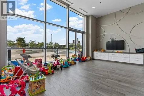 2087 Fairview Street Burlington ON L7R 0E5