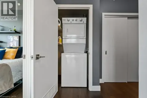 2087 Fairview Street Burlington ON L7R 0E5