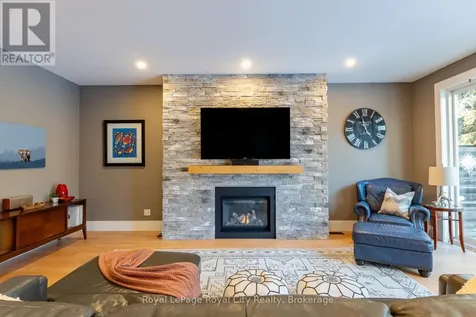 255 Normandy Avenue Waterloo ON N2K 1X6