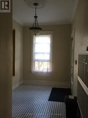 162 Daly Avenue Ottawa ON K1N 6E9