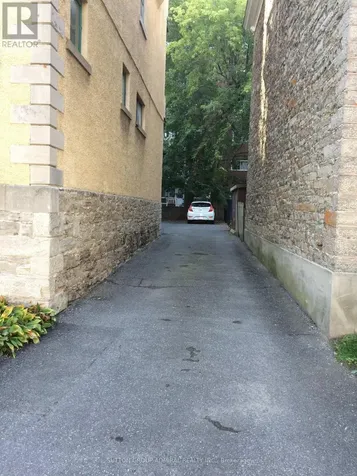 162 Daly Avenue Ottawa ON K1N 6E9