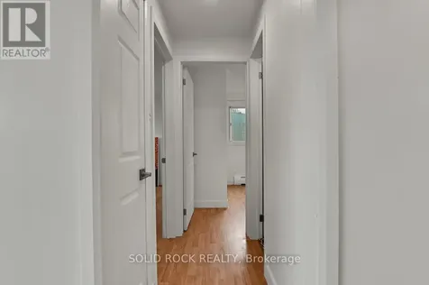 896 Elmsmere Drive Ottawa ON K1J 7T6