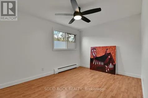 896 Elmsmere Drive Ottawa ON K1J 7T6