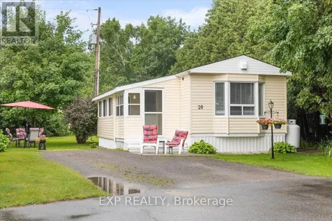 20 Pinewood Avenue Beckwith ON K7C 3P1