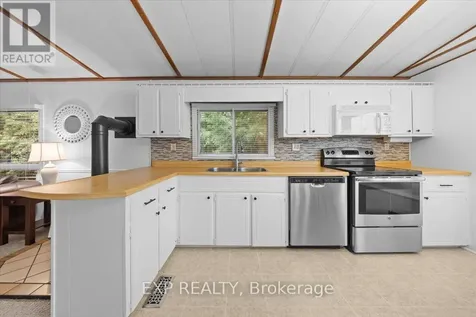 20 Pinewood Avenue Beckwith ON K7C 3P1