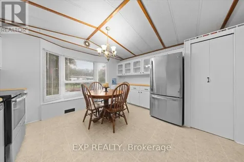 20 Pinewood Avenue Beckwith ON K7C 3P1