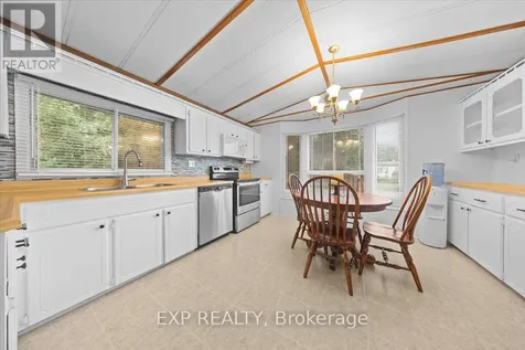20 Pinewood Avenue Beckwith ON K7C 3P1