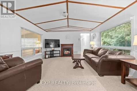 20 Pinewood Avenue Beckwith ON K7C 3P1