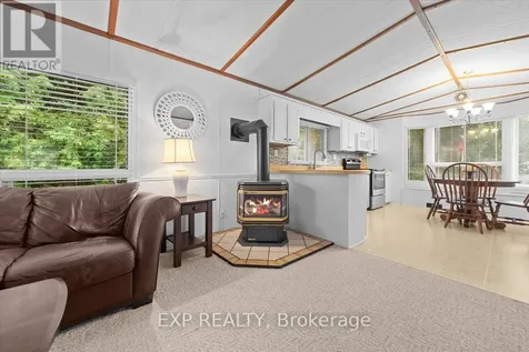 20 Pinewood Avenue Beckwith ON K7C 3P1