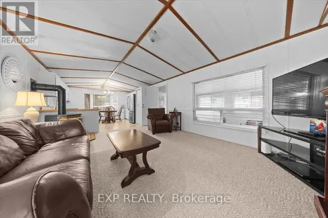20 Pinewood Avenue Beckwith ON K7C 3P1