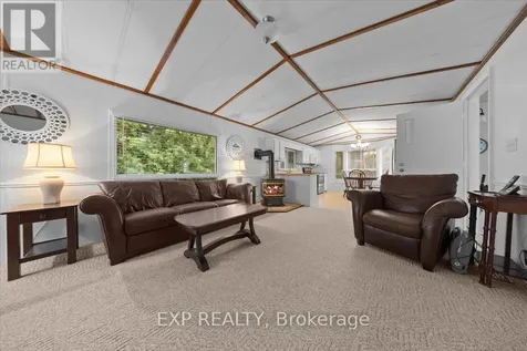 20 Pinewood Avenue Beckwith ON K7C 3P1
