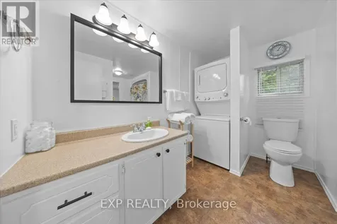20 Pinewood Avenue Beckwith ON K7C 3P1