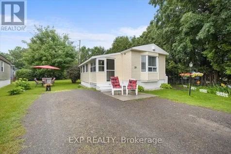 20 Pinewood Avenue Beckwith ON K7C 3P1