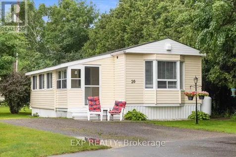 20 Pinewood Avenue Beckwith ON K7C 3P1