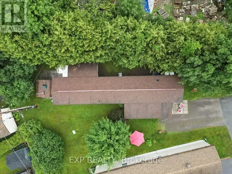20 Pinewood Avenue Beckwith ON K7C 3P1