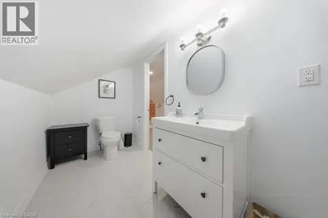 36 Oak Street Grimsby ON L3M 3G7