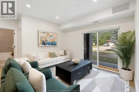 705 Grand Marais Windsor ON N8X 3H8