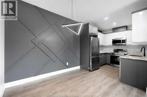 705 Grand Marais Windsor ON N8X 3H8
