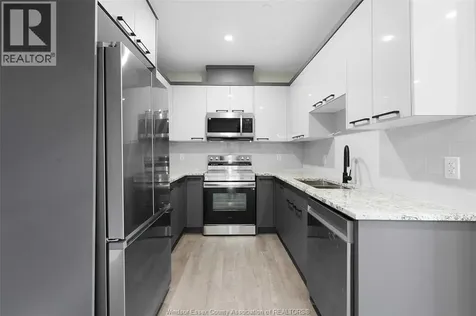 705 Grand Marais Windsor ON N8X 3H8