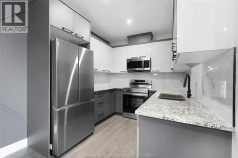 705 Grand Marais Windsor ON N8X 3H8