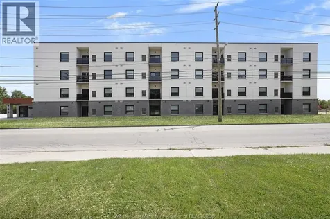 705 Grand Marais Windsor ON N8X 3H8