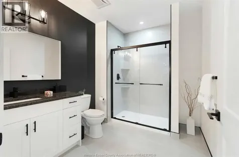 705 Grand Marais Windsor ON N8X 3H8