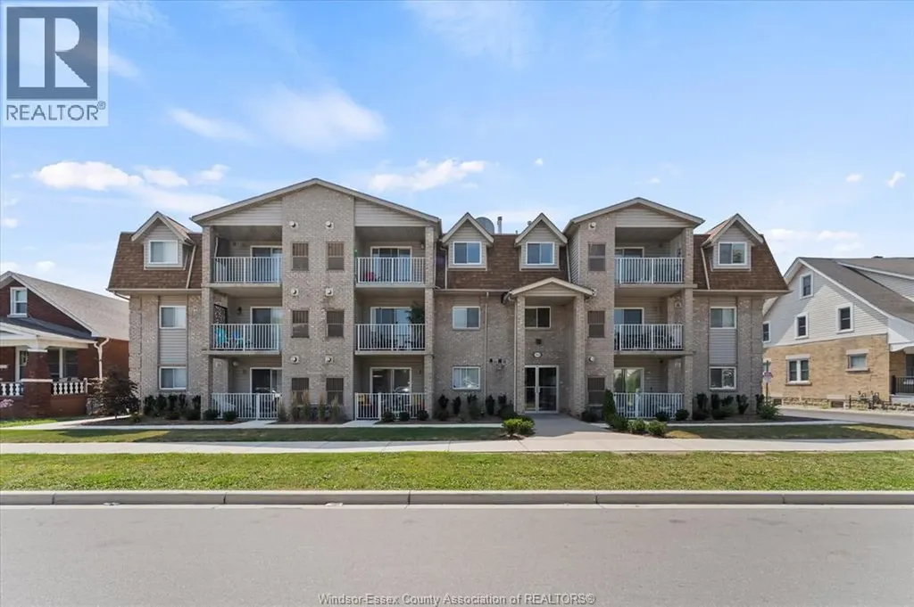 1323 Langlois Windsor ON N8X 4L8