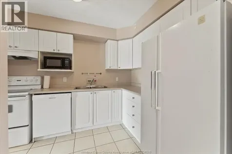 1323 Langlois Windsor ON N8X 4L8